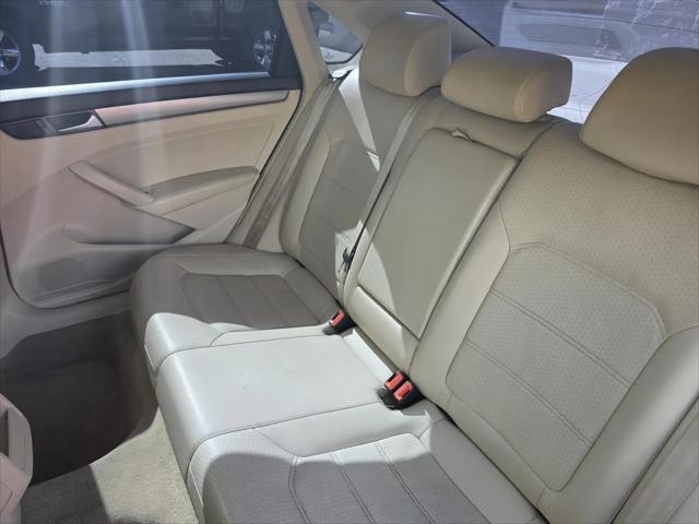 2014 Volkswagen Passat 1.8T Wolfsburg Edition