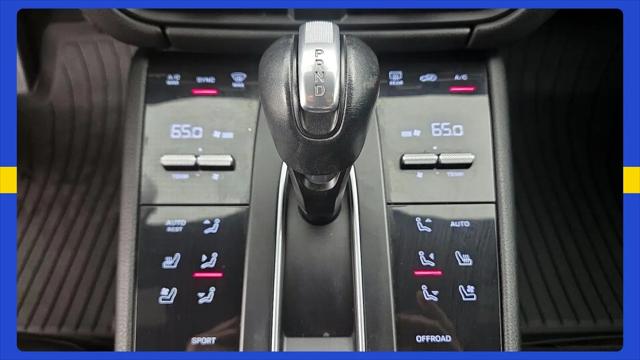 2022 Porsche Macan Macan