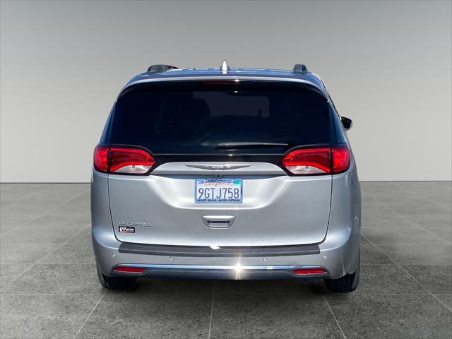 2017 Chrysler Pacifica Touring-L