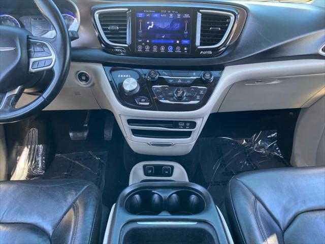 2017 Chrysler Pacifica Touring-L