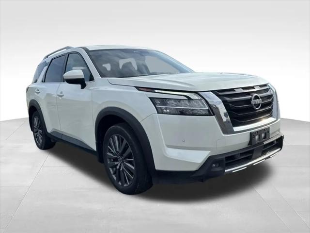 2023 Nissan Pathfinder SL 4WD