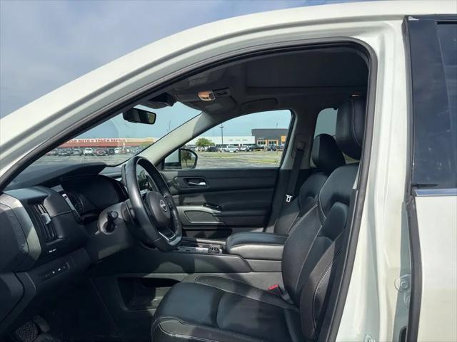 2023 Nissan Pathfinder SL 4WD