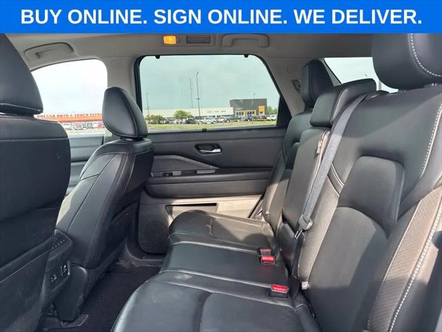 2023 Nissan Pathfinder SL 4WD
