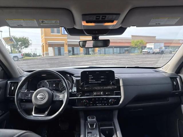 2023 Nissan Pathfinder SL 4WD
