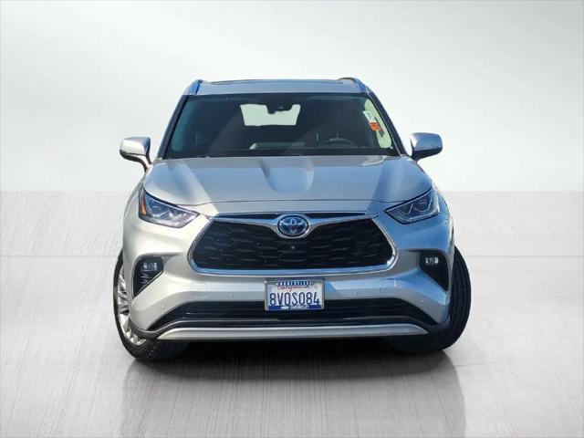2021 Toyota Highlander Hybrid Platinum