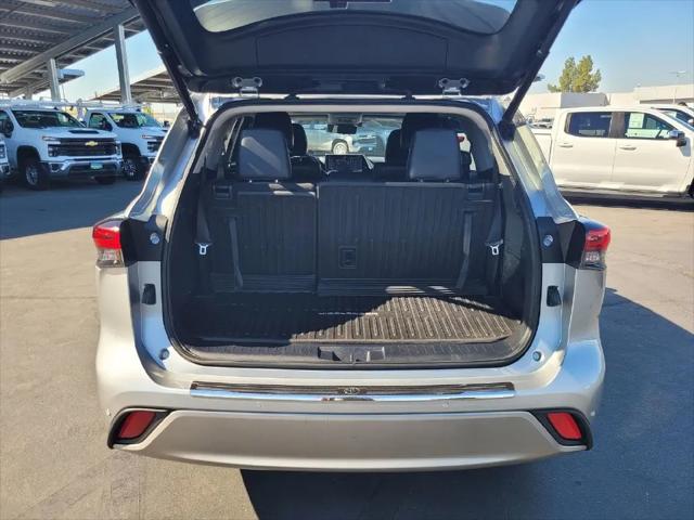 2021 Toyota Highlander Hybrid Platinum