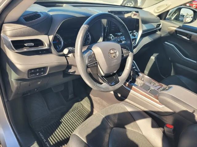 2021 Toyota Highlander Hybrid Platinum