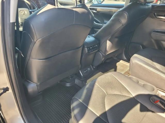 2021 Toyota Highlander Hybrid Platinum