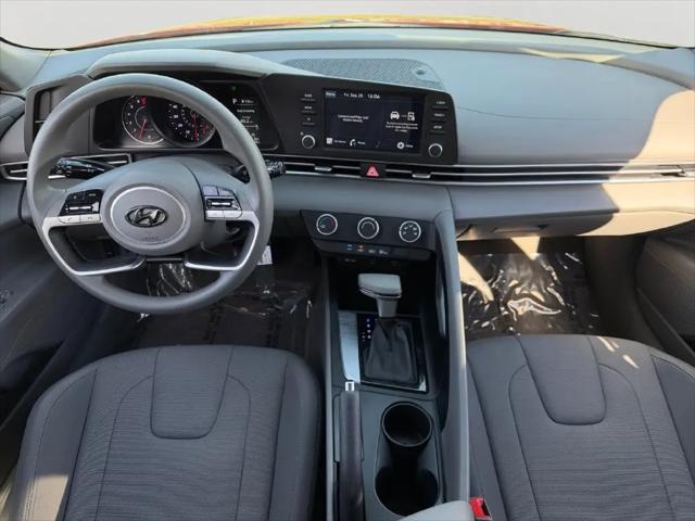 2023 Hyundai Elantra SE
