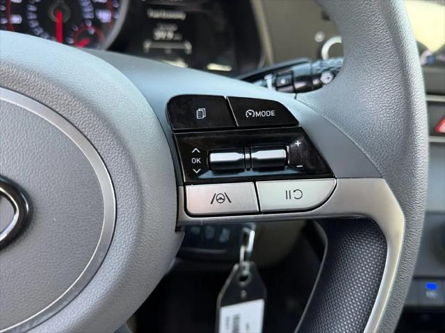 2023 Hyundai Elantra SE
