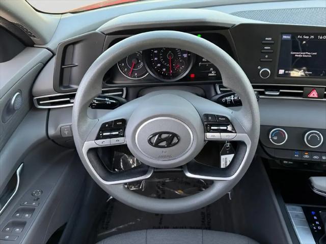 2023 Hyundai Elantra SE