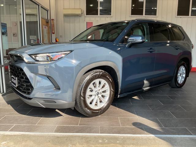 2025 Toyota Grand Highlander Hybrid XLE 2025 Toyota Grand Highlander Hybrid XLE