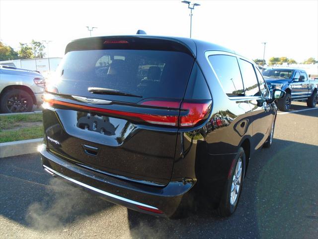 2026 Chrysler Pacifica Select 2026 Chrysler Pacifica Select