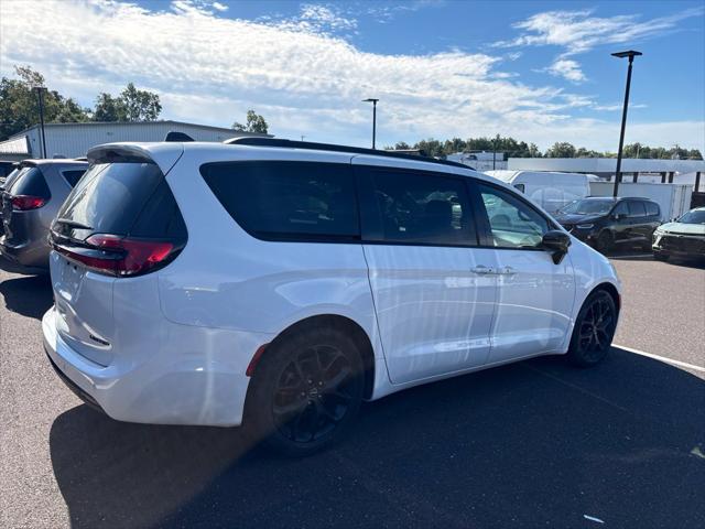 2025 Chrysler Pacifica Limited