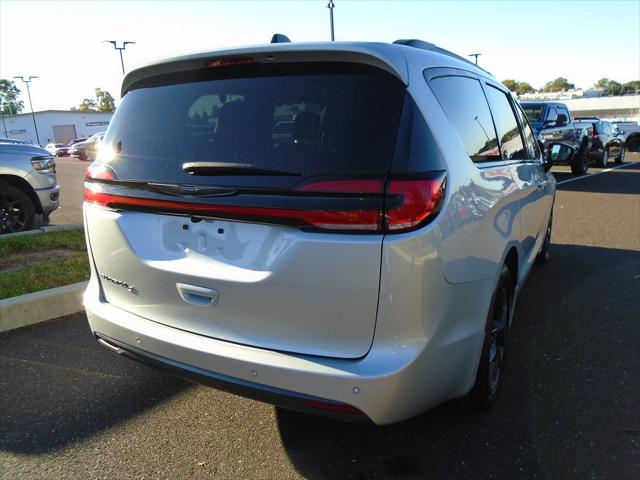 2026 Chrysler Pacifica Select 2026 Chrysler Pacifica Select