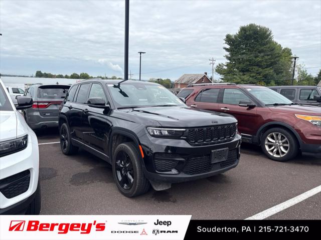 2023 Jeep Grand Cherokee Altitude 4x4 2023 Jeep Grand Cherokee Altitude 4x4