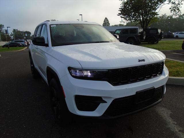 2023 Jeep Grand Cherokee Altitude 4x4 2023 Jeep Grand Cherokee Altitude 4x4