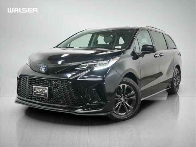 2025 Toyota Sienna XSE 7-Passenger for sale in Bloomington, MN