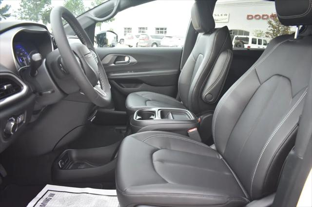 2027 Chrysler Pacifica LX