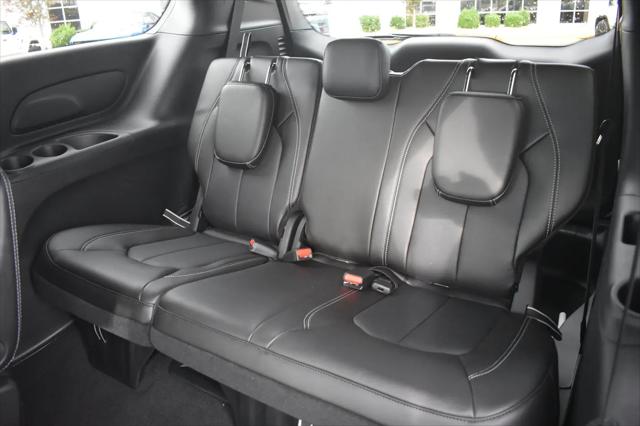 2027 Chrysler Pacifica LX