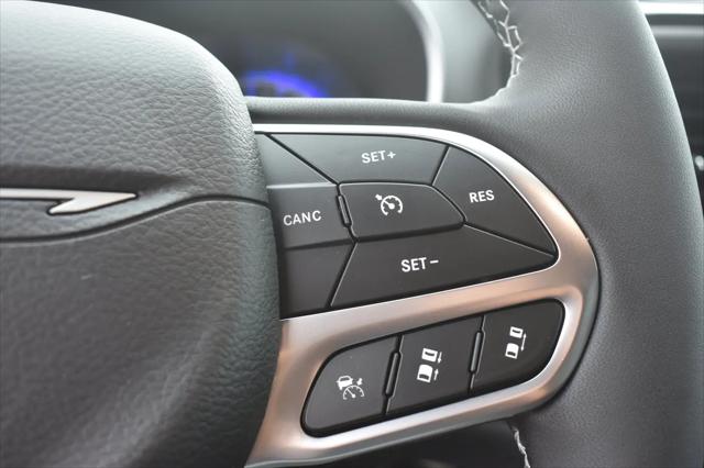 2027 Chrysler Pacifica LX