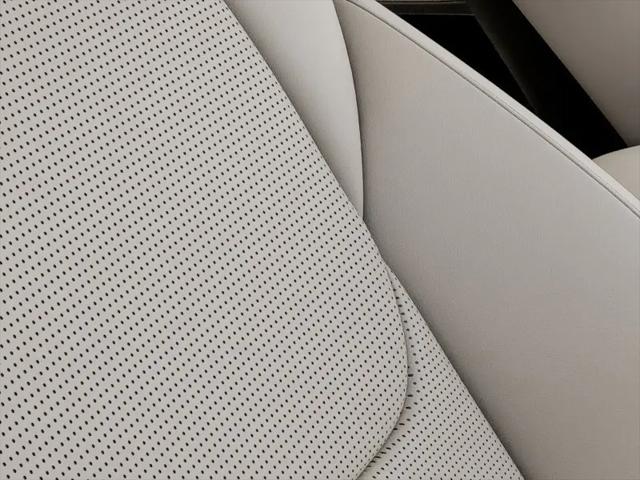 2027 Genesis GV70 2.5T