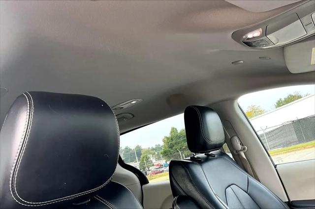 2024 Chrysler Pacifica Hybrid Select
