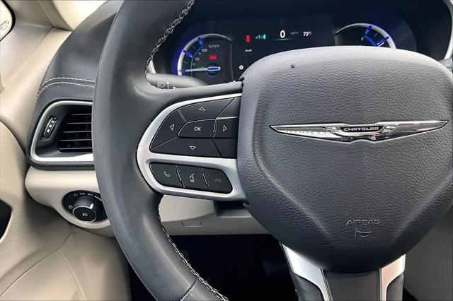 2024 Chrysler Pacifica Hybrid Select