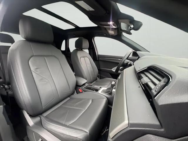 2024 Audi Q3 Premium 45 TFSI S line quattro Tiptronic