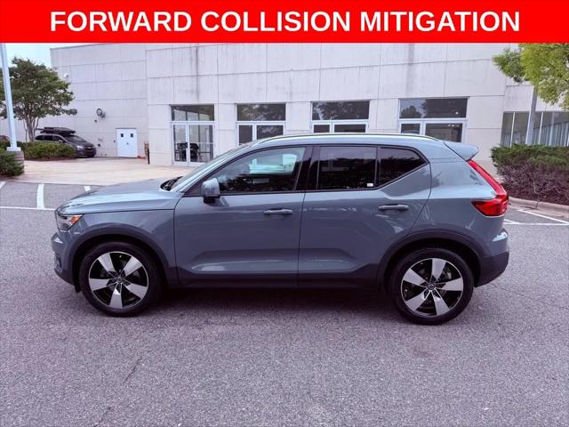 2021 Volvo XC40 T5 Momentum