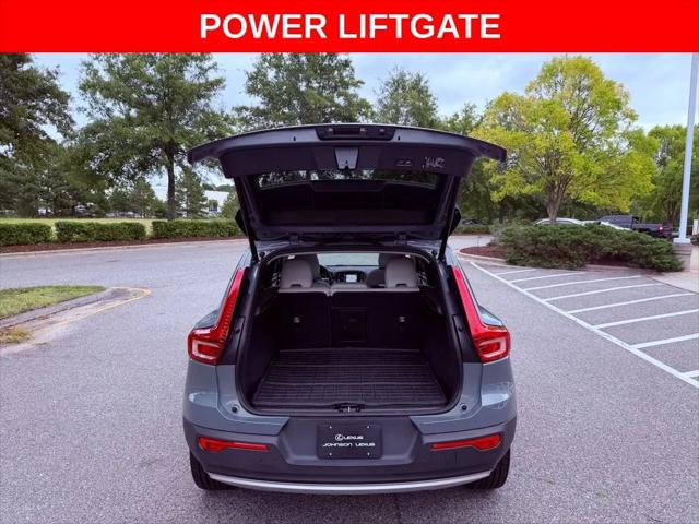 2021 Volvo XC40 T5 Momentum