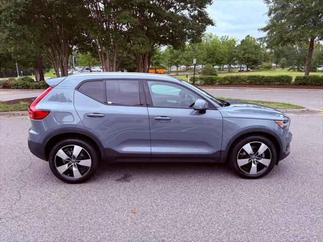 2021 Volvo XC40 T5 Momentum