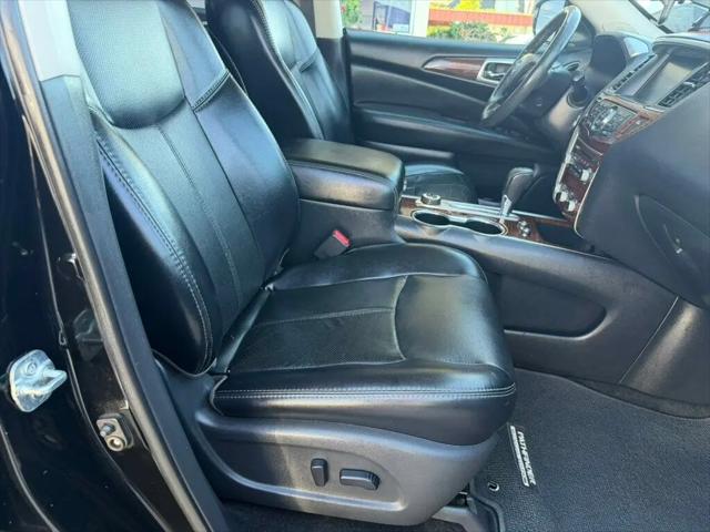 2017 Nissan Pathfinder Platinum