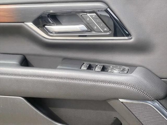 2025 GMC Yukon 4WD Denali