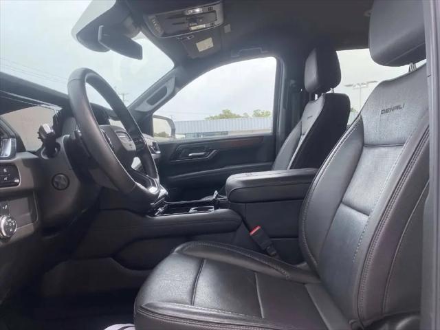 2025 GMC Yukon 4WD Denali