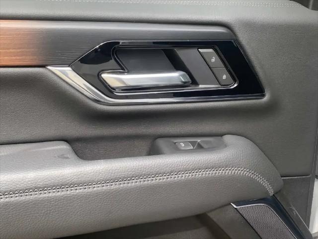 2025 GMC Yukon 4WD Denali