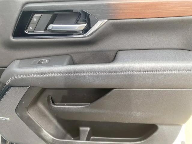 2025 GMC Yukon 4WD Denali