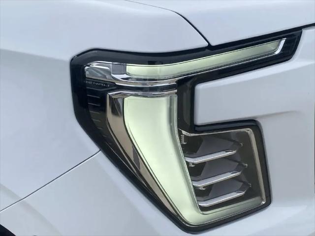 2025 GMC Yukon 4WD Denali