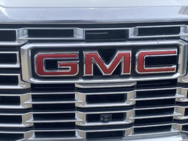 2025 GMC Yukon 4WD Denali