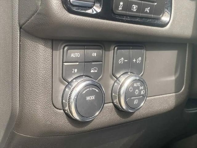 2025 GMC Yukon 4WD Denali