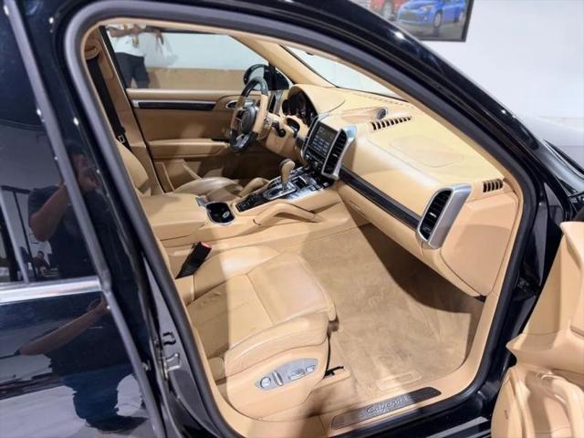2016 Porsche Cayenne Base