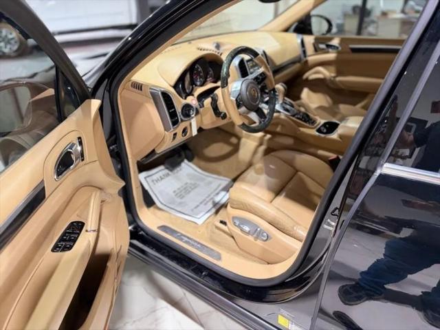 2016 Porsche Cayenne Base