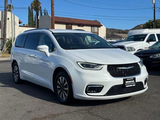 2021 Chrysler Pacifica Hybrid Touring L for sale in Sunland, CA
