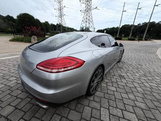 2016 Porsche Panamera 4