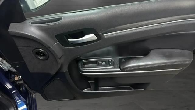 2016 Chrysler 300 Limited