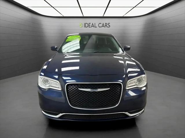 2016 Chrysler 300 Limited