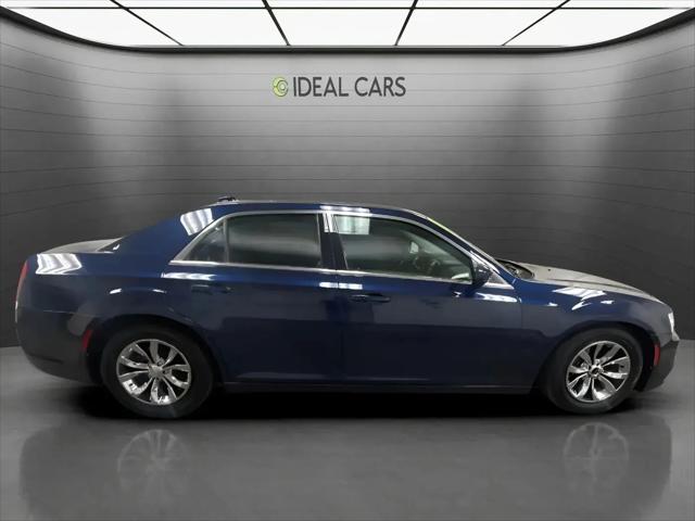 2016 Chrysler 300 Limited