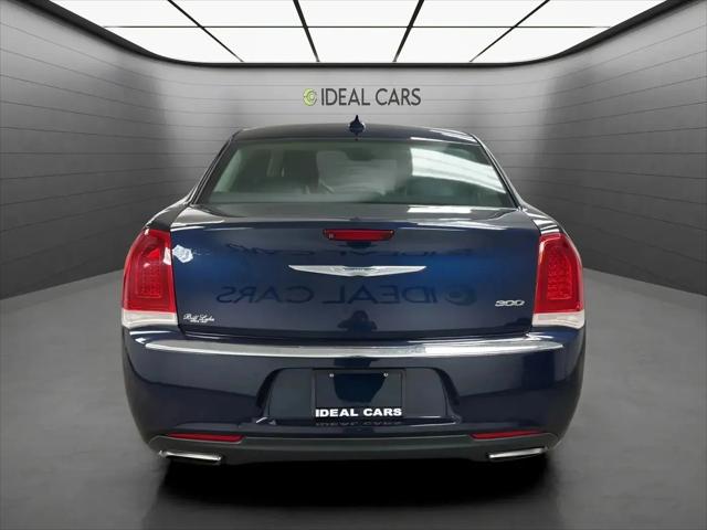 2016 Chrysler 300 Limited