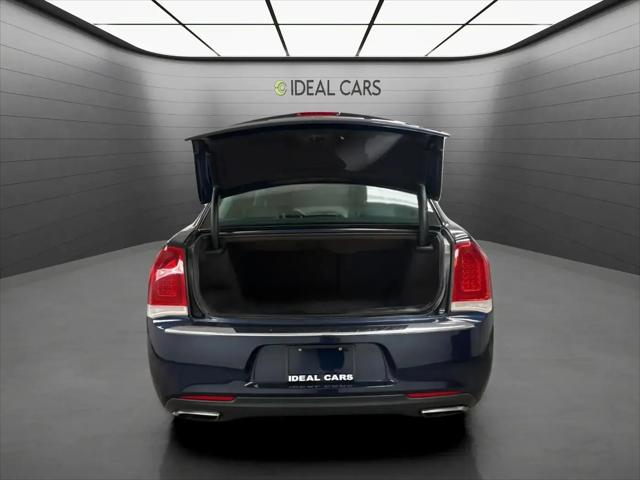 2016 Chrysler 300 Limited