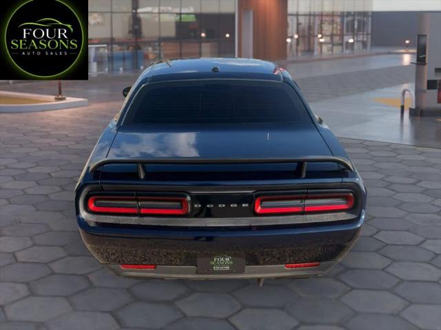 2015 Dodge Challenger SXT